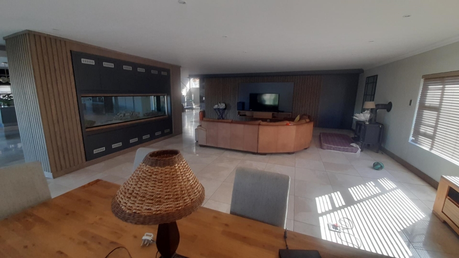 6 Bedroom Property for Sale in Birdwood Estate North West